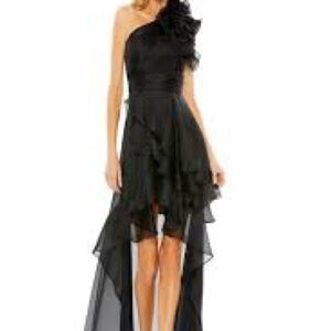 (263) BNWT MAC DUGGAL ONE SHOULDER GOWN #A49527
